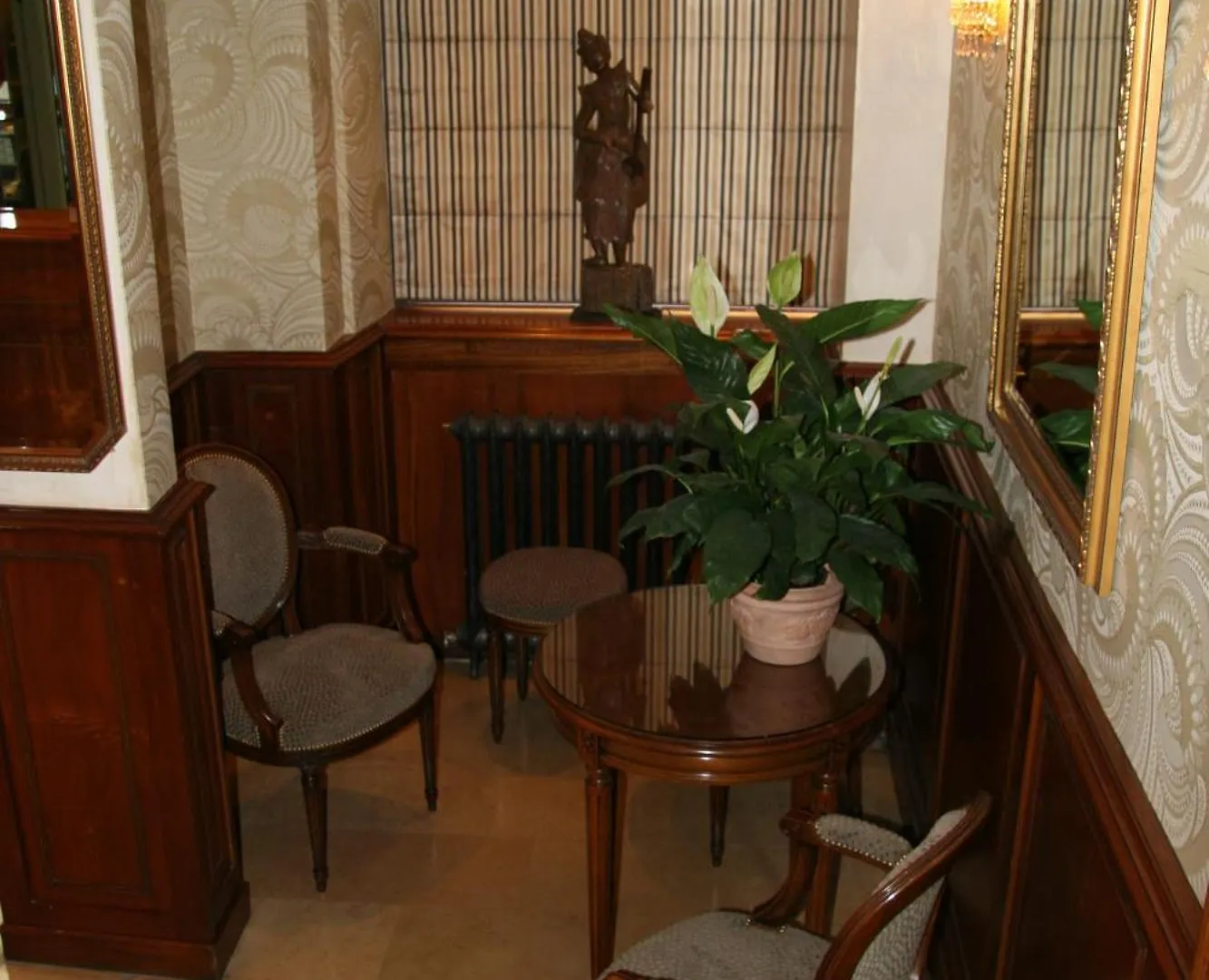Hotel Bellevue Saint-lazare 2*